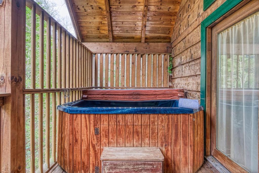 Mountain Eden, Hot Tub, Resort Pool, Wifi, 1089 Free Tickets Each Paid Day, Dollywood And More Gatlinburg Exteriér fotografie