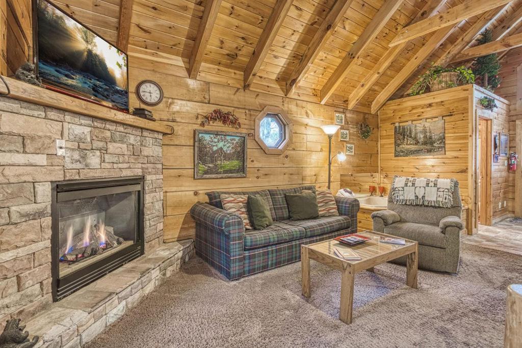 Mountain Eden, Hot Tub, Resort Pool, Wifi, 1089 Free Tickets Each Paid Day, Dollywood And More Gatlinburg Exteriér fotografie