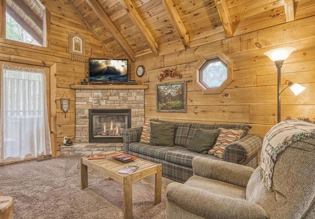 Mountain Eden, Hot Tub, Resort Pool, Wifi, 1089 Free Tickets Each Paid Day, Dollywood And More Gatlinburg Exteriér fotografie