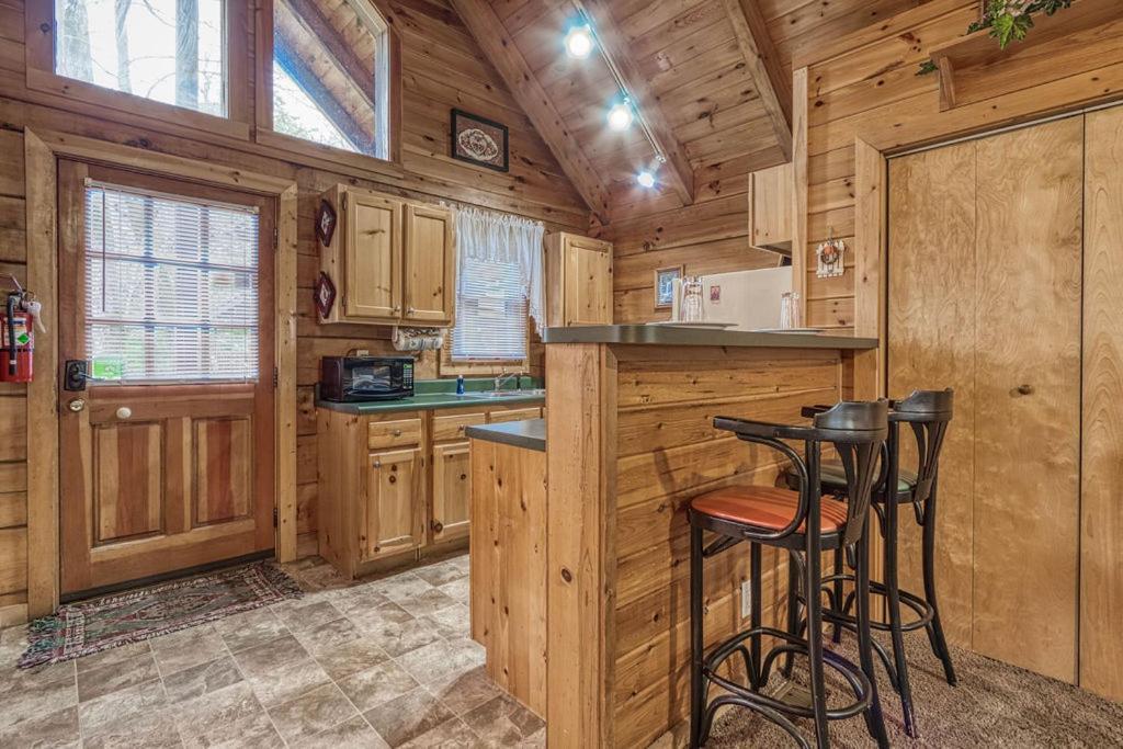 Mountain Eden, Hot Tub, Resort Pool, Wifi, 1089 Free Tickets Each Paid Day, Dollywood And More Gatlinburg Exteriér fotografie
