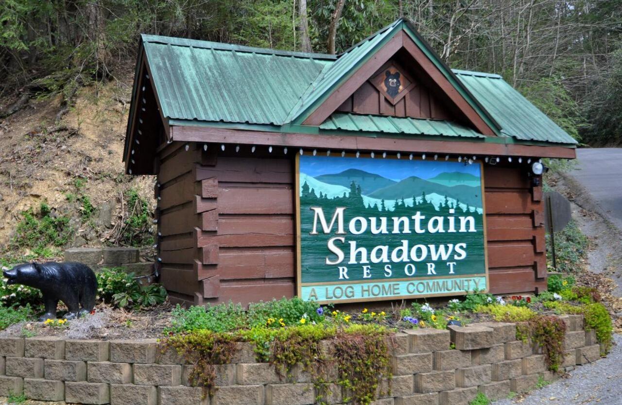 Mountain Eden, Hot Tub, Resort Pool, Wifi, 1089 Free Tickets Each Paid Day, Dollywood And More Gatlinburg Exteriér fotografie