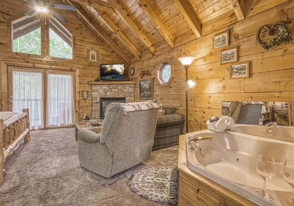 Mountain Eden, Hot Tub, Resort Pool, Wifi, 1089 Free Tickets Each Paid Day, Dollywood And More Gatlinburg Exteriér fotografie