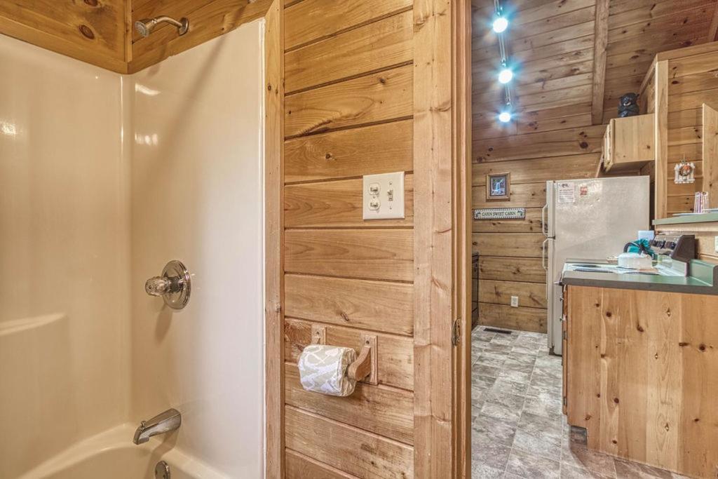 Mountain Eden, Hot Tub, Resort Pool, Wifi, 1089 Free Tickets Each Paid Day, Dollywood And More Gatlinburg Exteriér fotografie